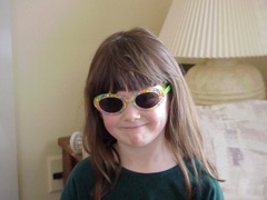 Taylor modeling sunglasses